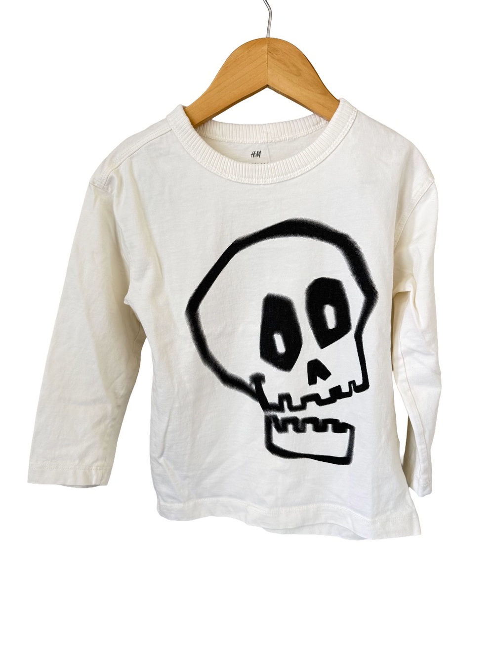 H&M White Long-Sleeve Tee with Black Skull Graphic Halloween 3/4y